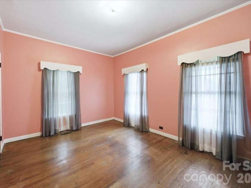8512 Colgate Circle, Charlotte, NC 28214.  MLS# CAR4421835, YatesRealty ID 48942. 
