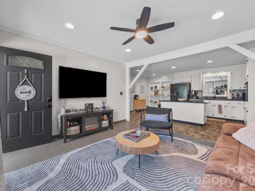 2435 Lewiston Drive, Gastonia, NC 28054.  MLS# CAR4420710, YatesRealty ID 48943. 