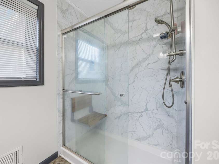 2435 Lewiston Drive, Gastonia, NC 28054.  MLS# CAR4420710, YatesRealty ID 48943. Full Bath
