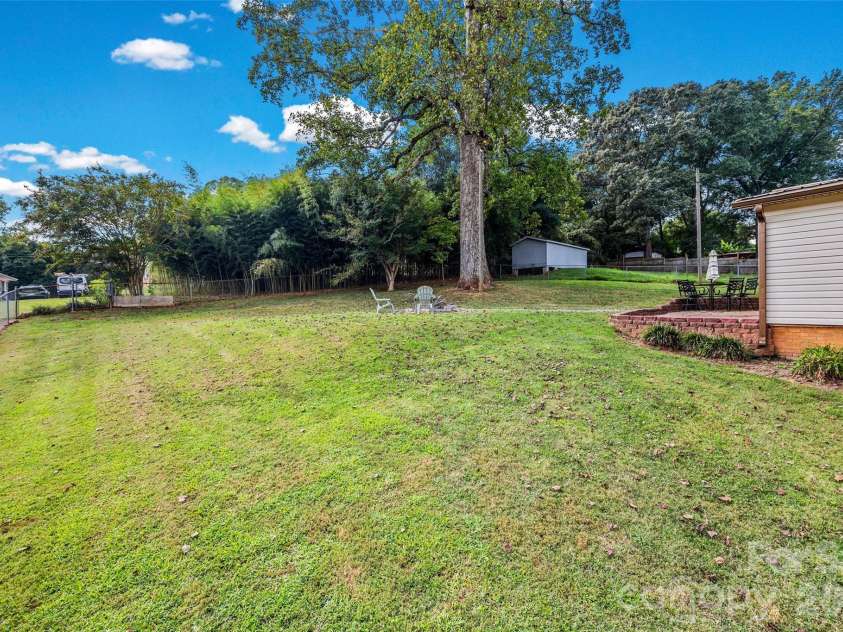 2435 Lewiston Drive, Gastonia, NC 28054.  MLS# CAR4420710, YatesRealty ID 48943. Spacious Back Yard
