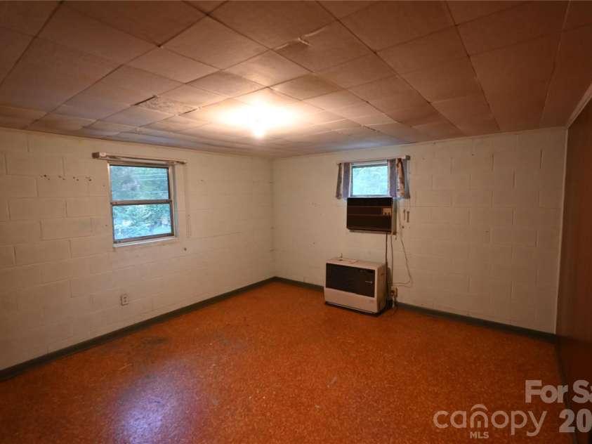 105 Owens Avenue, Drexel, NC 28690.  MLS# CAR4420529, YatesRealty ID 48945. 2nd LQ living area