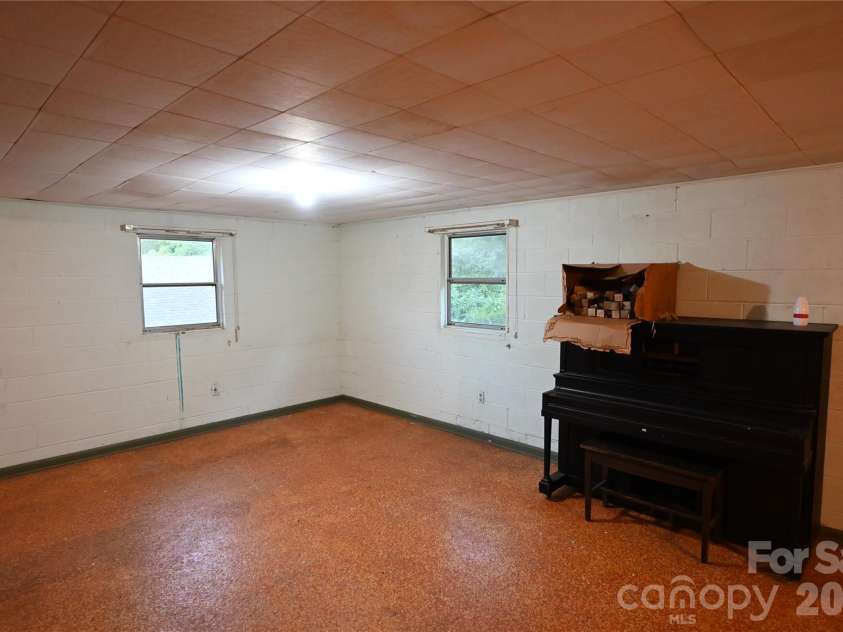 105 Owens Avenue, Drexel, NC 28690.  MLS# CAR4420529, YatesRealty ID 48945. 2nd LQ Living area