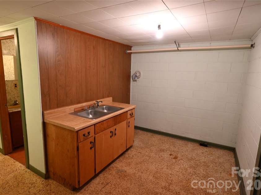 105 Owens Avenue, Drexel, NC 28690.  MLS# CAR4420529, YatesRealty ID 48945. 2nd LQ sink/kitchen area