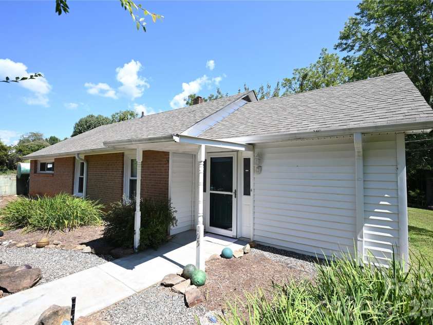 105 Owens Avenue, Drexel, NC 28690.  MLS# CAR4420529, YatesRealty ID 48945. 