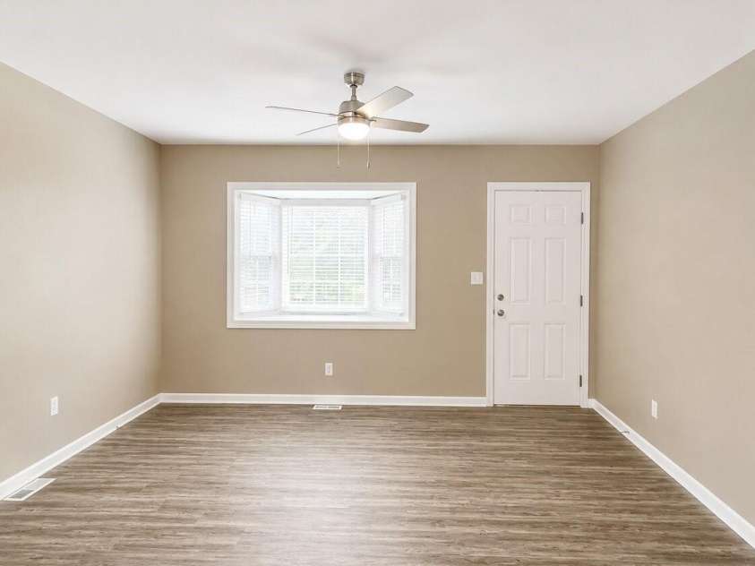 2756 Coronet Way, Charlotte, NC 28208.  MLS# CAR4421622, YatesRealty ID 48946. 