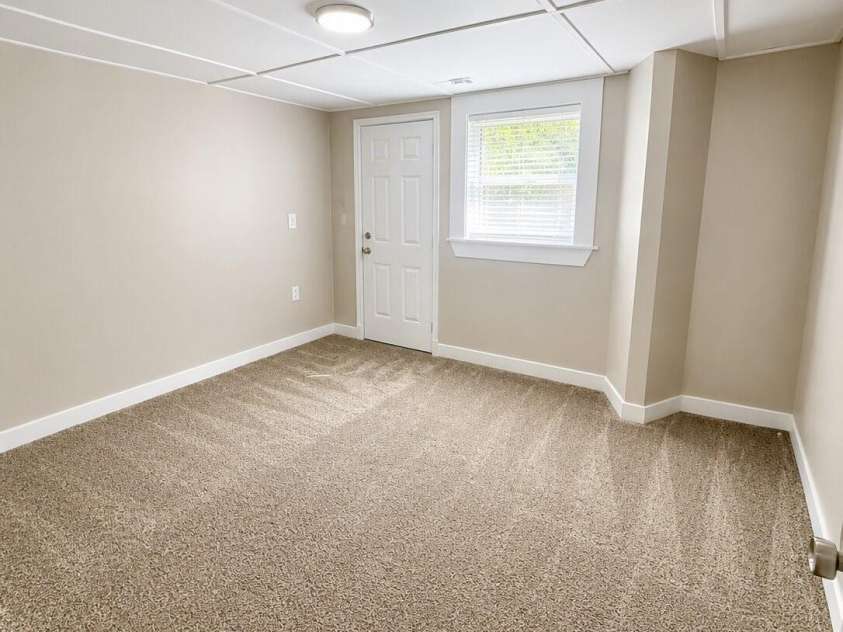 2756 Coronet Way, Charlotte, NC 28208.  MLS# CAR4421622, YatesRealty ID 48946. 