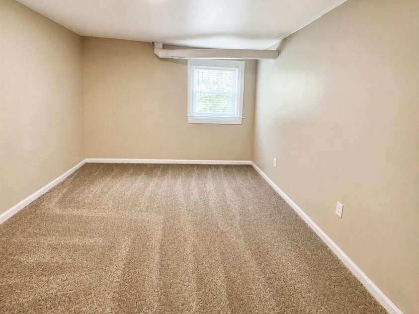2756 Coronet Way, Charlotte, NC 28208.  MLS# CAR4421622, YatesRealty ID 48946. 