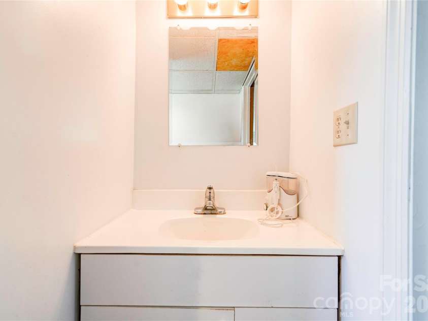 109 Delmar Road, Shelby, NC 28152.  MLS# CAR4421602, YatesRealty ID 48947. Basement Full Bathroom