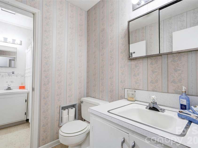 109 Delmar Road, Shelby, NC 28152.  MLS# CAR4421602, YatesRealty ID 48947. Bathroom