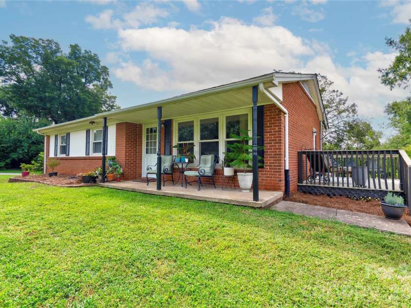 109 Delmar Road, Shelby, NC 28152.  MLS# CAR4421602, YatesRealty ID 48947. Front Covered Porch