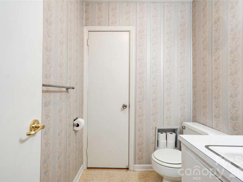 109 Delmar Road, Shelby, NC 28152.  MLS# CAR4421602, YatesRealty ID 48947. Half Bath
