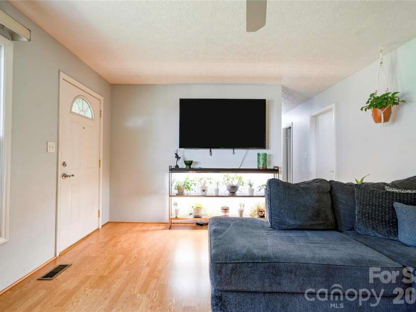109 Delmar Road, Shelby, NC 28152.  MLS# CAR4421602, YatesRealty ID 48947. Living Room