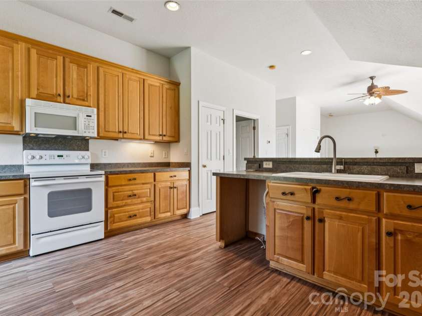 5606 Lander Benton Road, Monroe, NC 28110.  MLS# CAR4421749, YatesRealty ID 48948. 