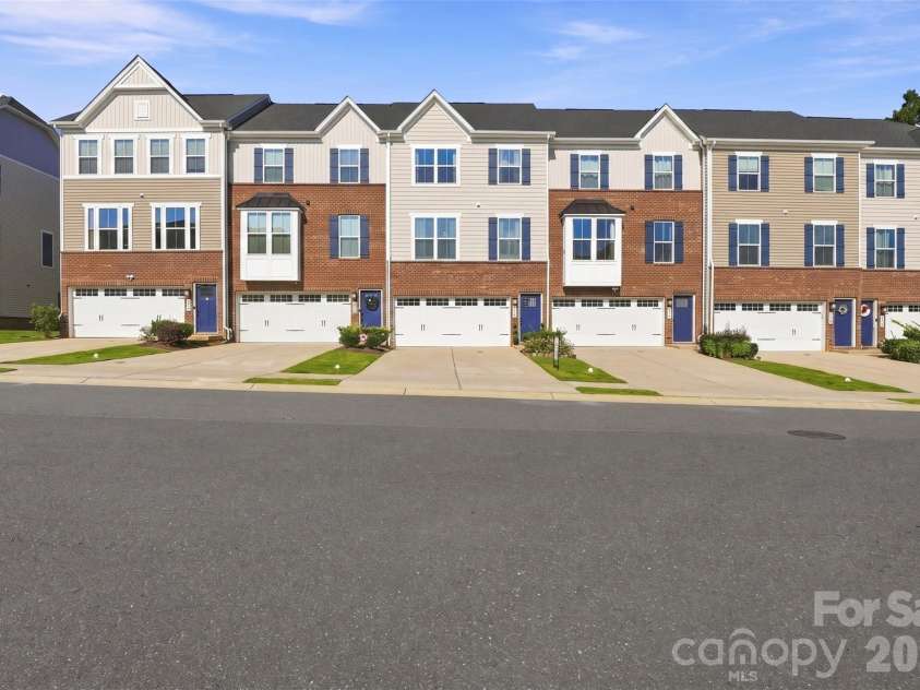 2586 Grantham Place Drive, Fort Mill, SC 29715.  MLS# CAR4419545, YatesRealty ID 48949. 