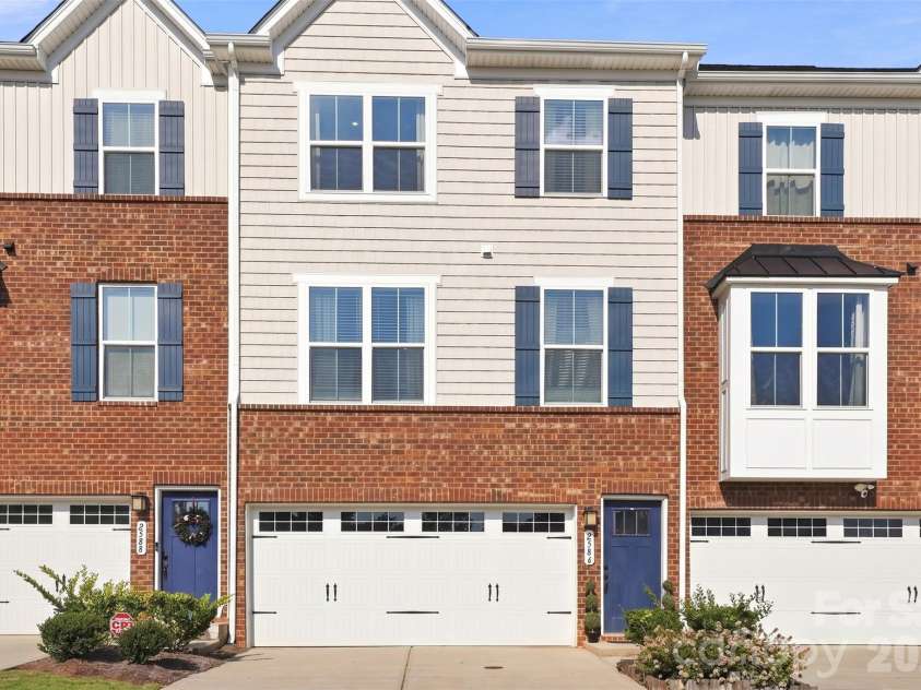 2586 Grantham Place Drive, Fort Mill, SC 29715.  MLS# CAR4419545, YatesRealty ID 48949. 