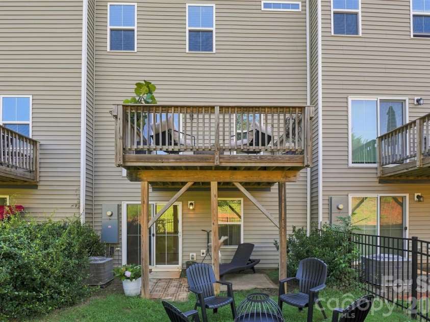 2586 Grantham Place Drive, Fort Mill, SC 29715.  MLS# CAR4419545, YatesRealty ID 48949. 
