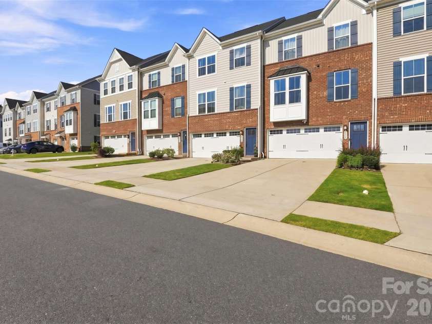 2586 Grantham Place Drive, Fort Mill, SC 29715.  MLS# CAR4419545, YatesRealty ID 48949. 