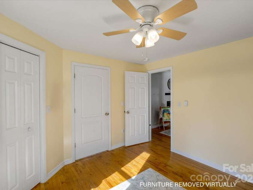 21 Sellers Road, Clyde, NC 28721.  MLS# CAR4228545, YatesRealty ID 4895. 