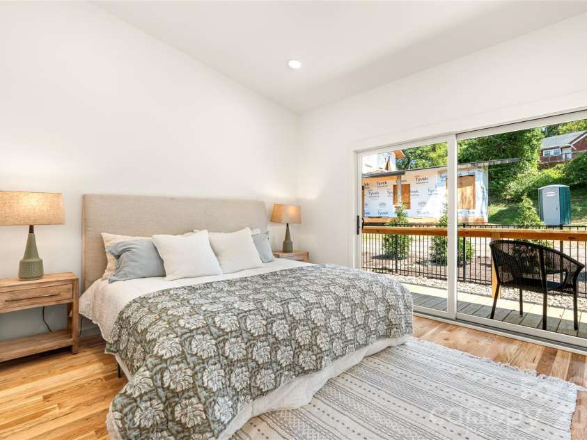 4 Roberts Street, Asheville, NC 28801.  MLS# CAR4419895, YatesRealty ID 48950. 