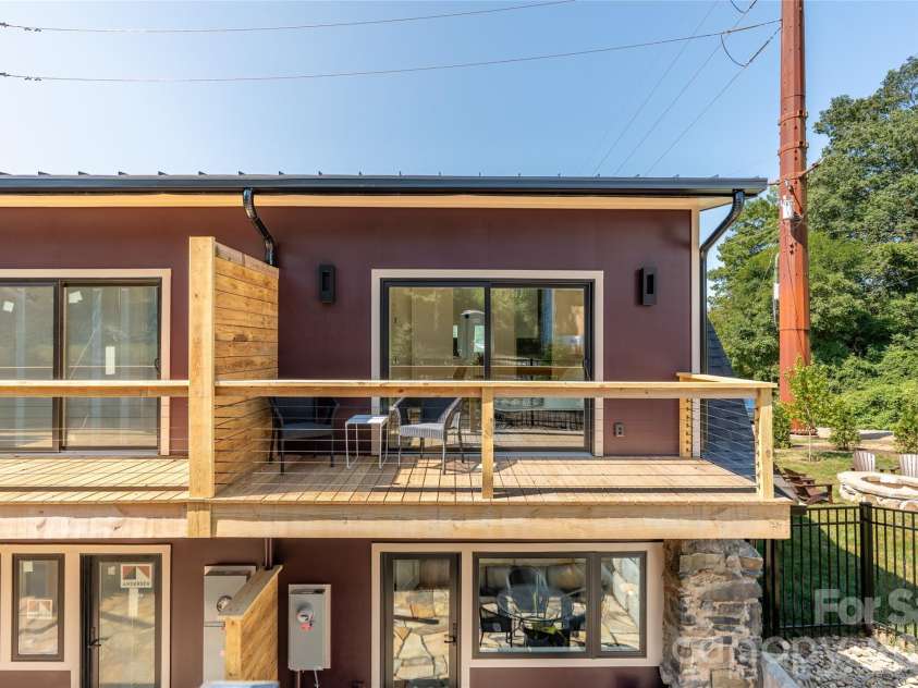 4 Roberts Street, Asheville, NC 28801.  MLS# CAR4419895, YatesRealty ID 48950. 