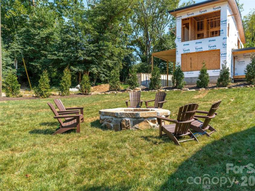 4 Roberts Street, Asheville, NC 28801.  MLS# CAR4419895, YatesRealty ID 48950. 