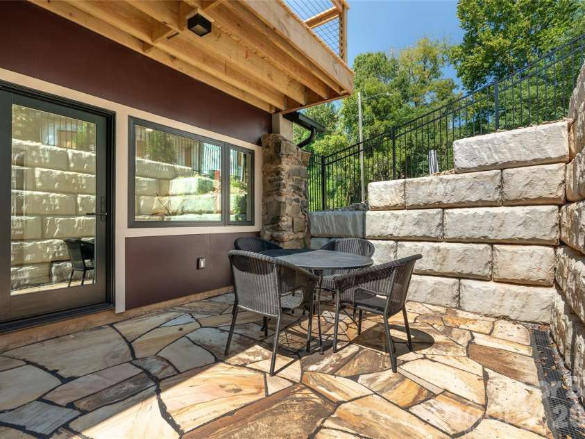4 Roberts Street, Asheville, NC 28801.  MLS# CAR4419895, YatesRealty ID 48950. 