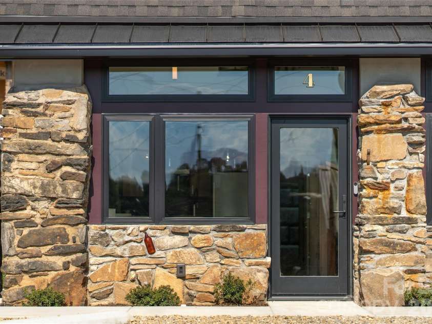 4 Roberts Street, Asheville, NC 28801.  MLS# CAR4419895, YatesRealty ID 48950. 