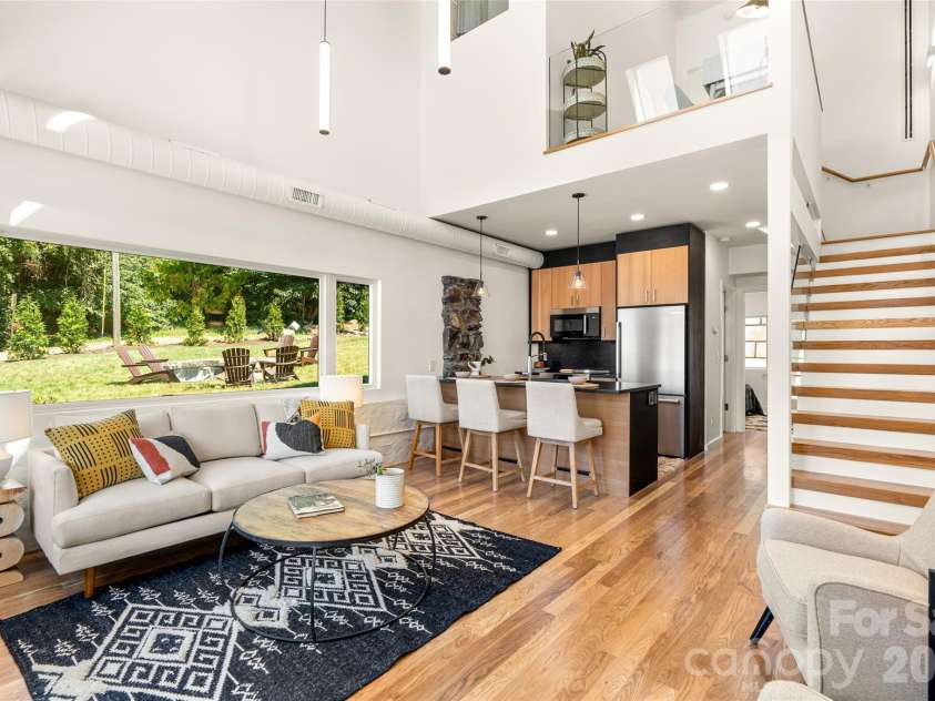 4 Roberts Street, Asheville, NC 28801.  MLS# CAR4419895, YatesRealty ID 48950. Beautiful, open and bright.