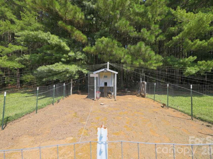 670 & 552 Whitley Road, Siler City, NC 27344.  MLS# CAR4421860, YatesRealty ID 48951. 