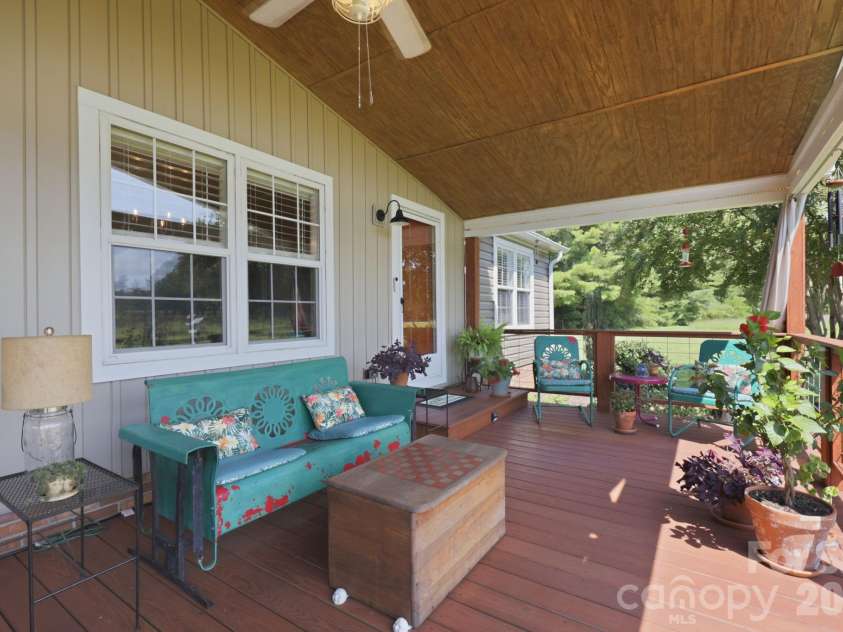 670 & 552 Whitley Road, Siler City, NC 27344.  MLS# CAR4421860, YatesRealty ID 48951. 
