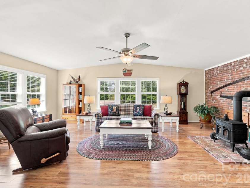 670 & 552 Whitley Road, Siler City, NC 27344.  MLS# CAR4421860, YatesRealty ID 48951. 