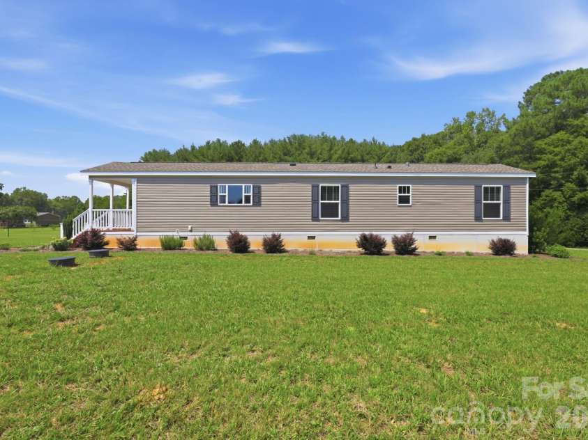 670 & 552 Whitley Road, Siler City, NC 27344.  MLS# CAR4421860, YatesRealty ID 48951. 