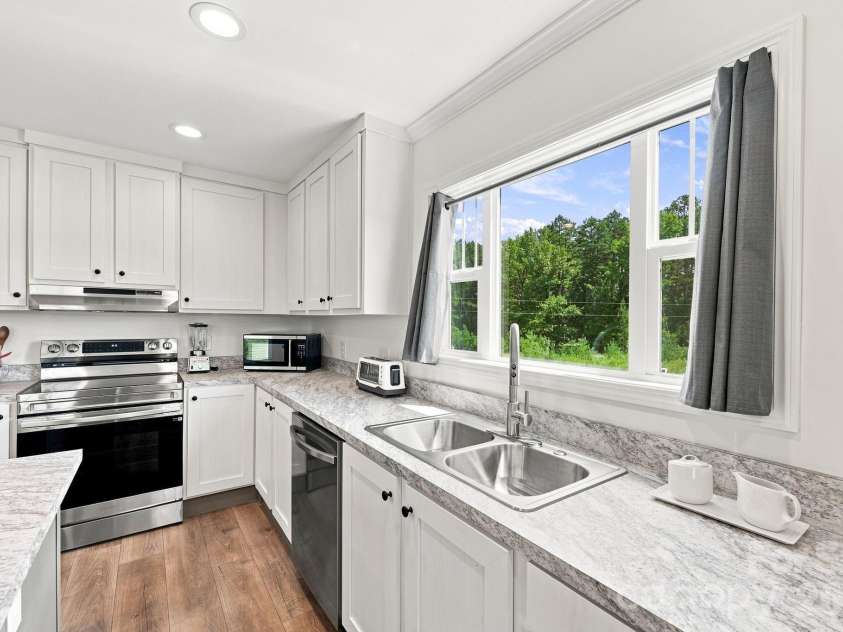 670 & 552 Whitley Road, Siler City, NC 27344.  MLS# CAR4421860, YatesRealty ID 48951. 