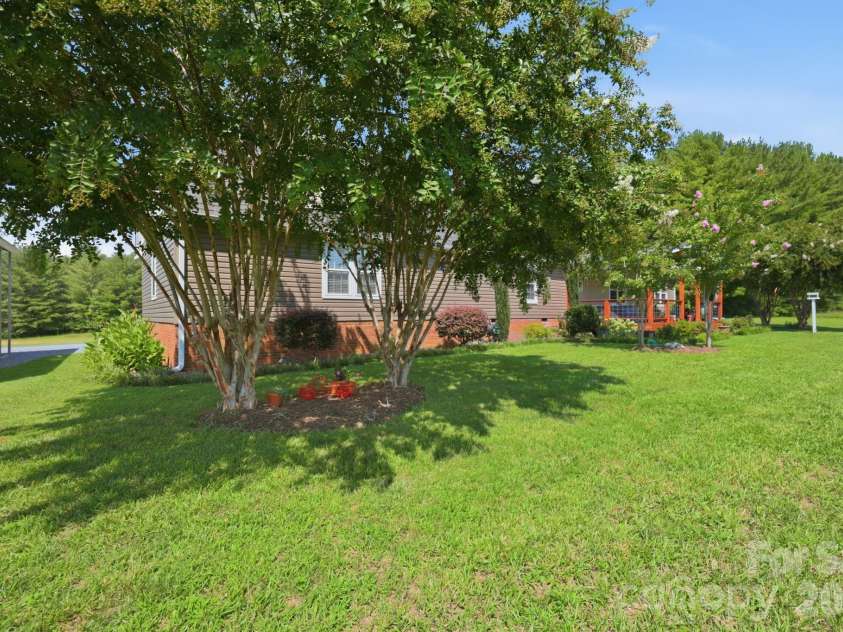 670 & 552 Whitley Road, Siler City, NC 27344.  MLS# CAR4421860, YatesRealty ID 48951. 