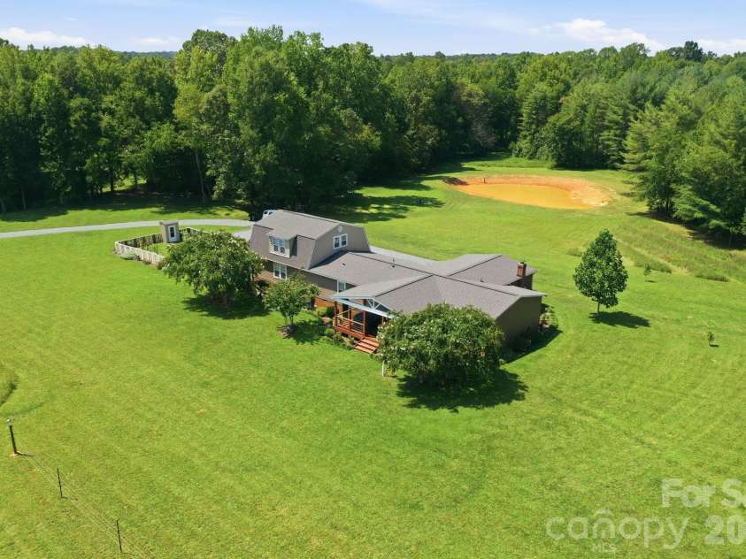 670 & 552 Whitley Road, Siler City, NC 27344.  MLS# CAR4421860, YatesRealty ID 48951. 