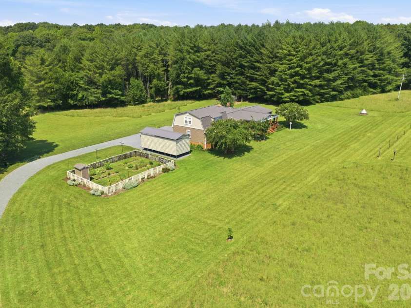 670 & 552 Whitley Road, Siler City, NC 27344.  MLS# CAR4421860, YatesRealty ID 48951. 