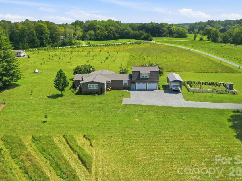 670 & 552 Whitley Road, Siler City, NC 27344.  MLS# CAR4421860, YatesRealty ID 48951. 
