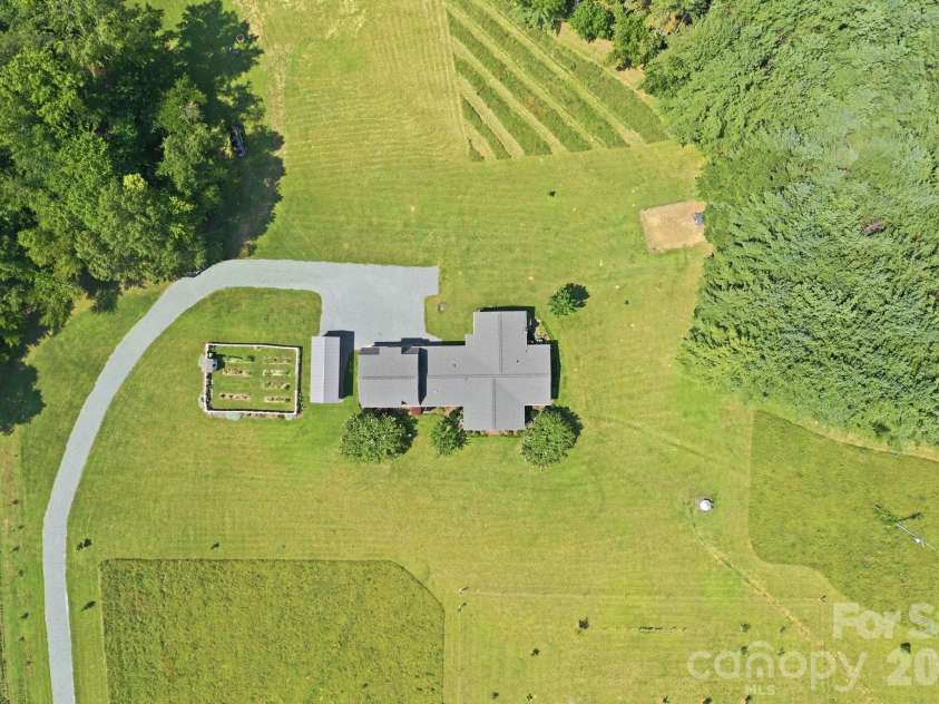 670 & 552 Whitley Road, Siler City, NC 27344.  MLS# CAR4421860, YatesRealty ID 48951. 