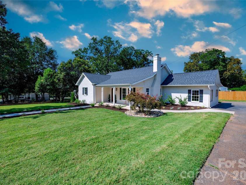 118 Alexander Street, Forest City, NC 28043.  MLS# CAR4419932, YatesRealty ID 48953. 
