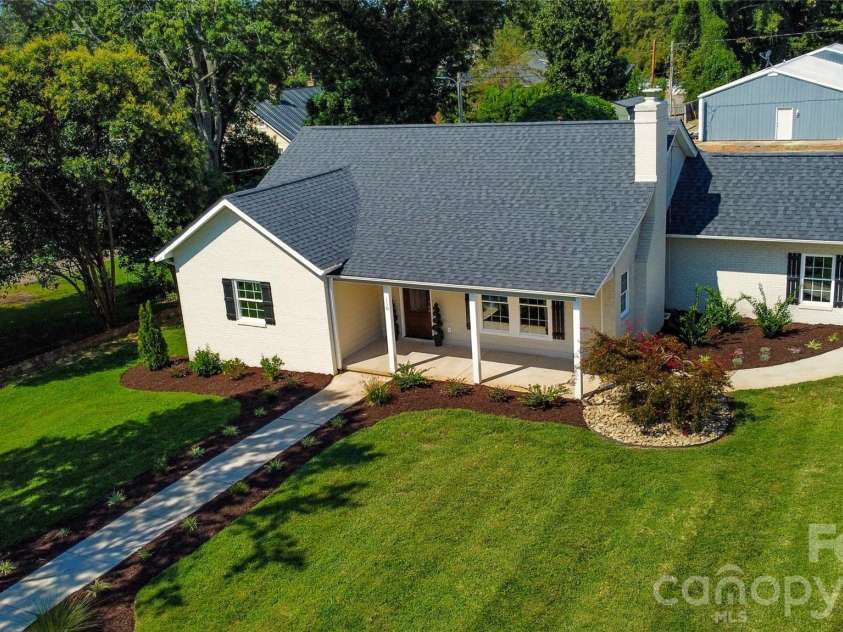 118 Alexander Street, Forest City, NC 28043.  MLS# CAR4419932, YatesRealty ID 48953. 