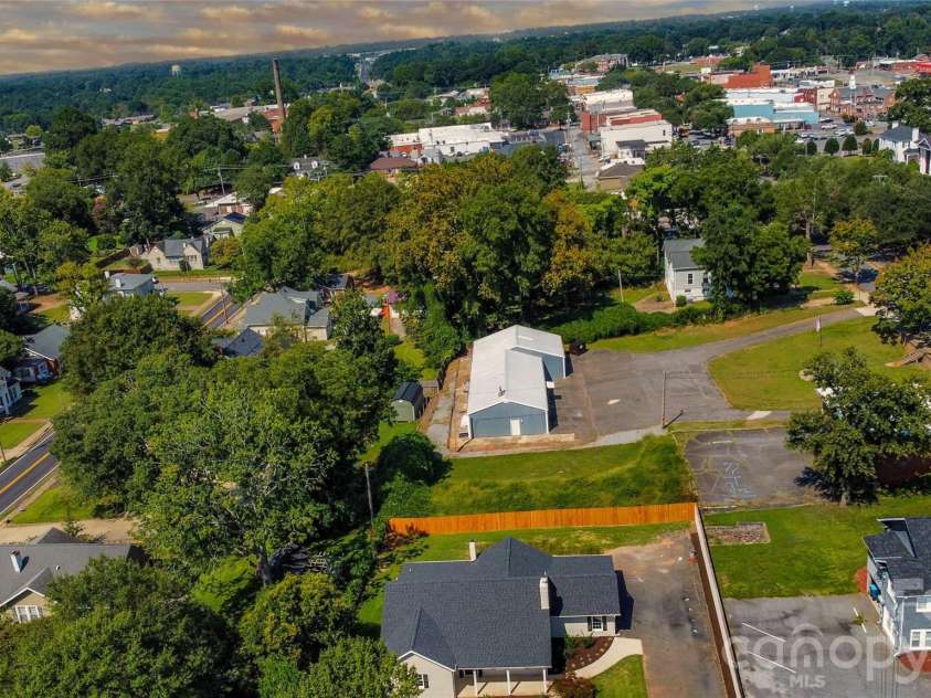 118 Alexander Street, Forest City, NC 28043.  MLS# CAR4419932, YatesRealty ID 48953. 