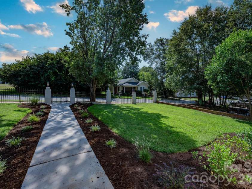 118 Alexander Street, Forest City, NC 28043.  MLS# CAR4419932, YatesRealty ID 48953. 