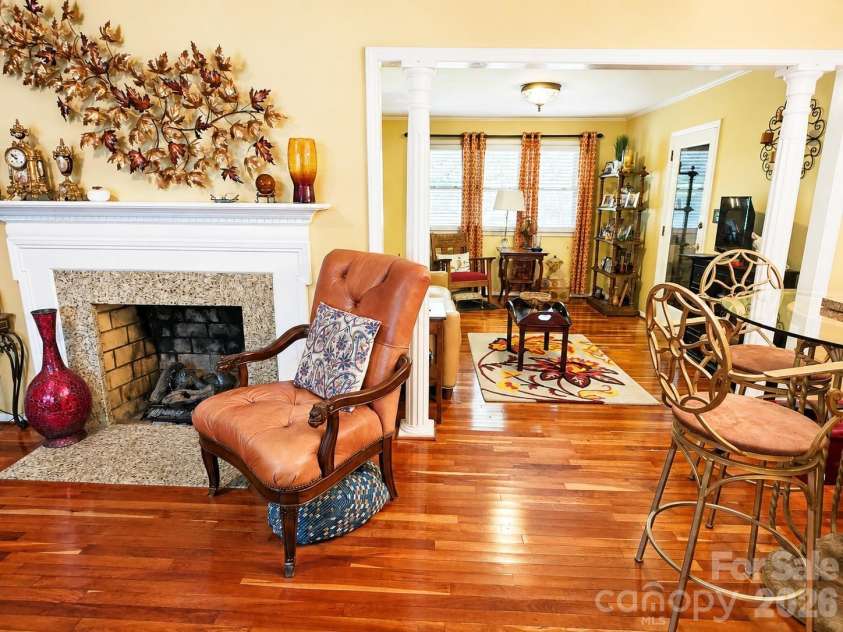 2925 4th Street Drive, Hickory, NC 28601.  MLS# CAR4420149, YatesRealty ID 48954. 