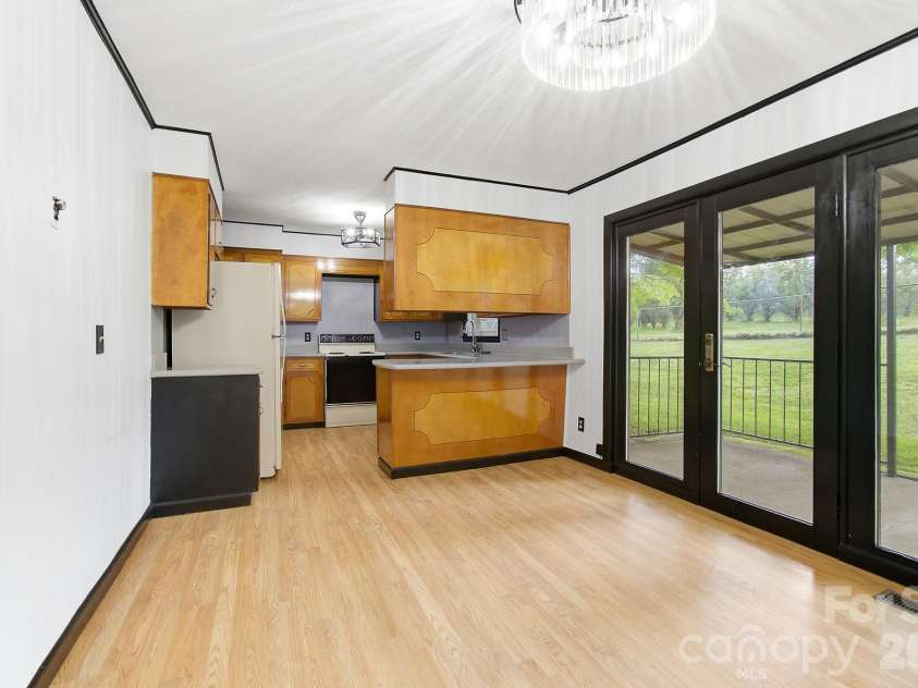 1371 Jackson Loop Road, Flat Rock, NC 28731.  MLS# CAR4420119, YatesRealty ID 48956. 