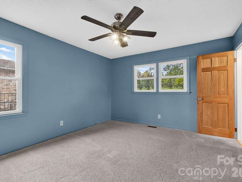 1371 Jackson Loop Road, Flat Rock, NC 28731.  MLS# CAR4420119, YatesRealty ID 48956. 