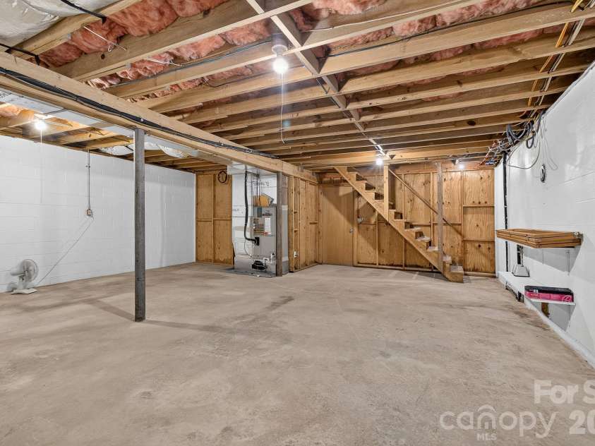 1371 Jackson Loop Road, Flat Rock, NC 28731.  MLS# CAR4420119, YatesRealty ID 48956. 