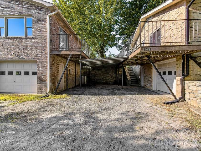 1371 Jackson Loop Road, Flat Rock, NC 28731.  MLS# CAR4420119, YatesRealty ID 48956. 