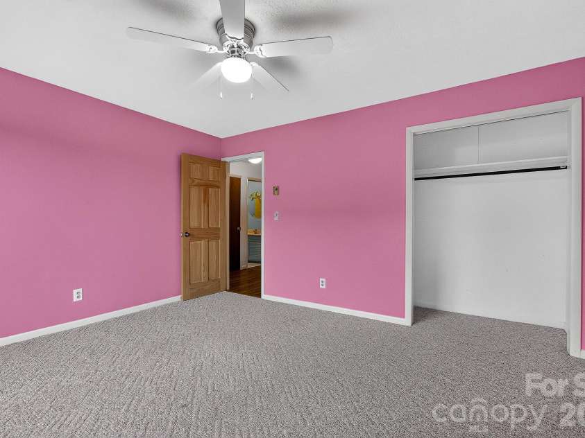 1371 Jackson Loop Road, Flat Rock, NC 28731.  MLS# CAR4420119, YatesRealty ID 48956. 