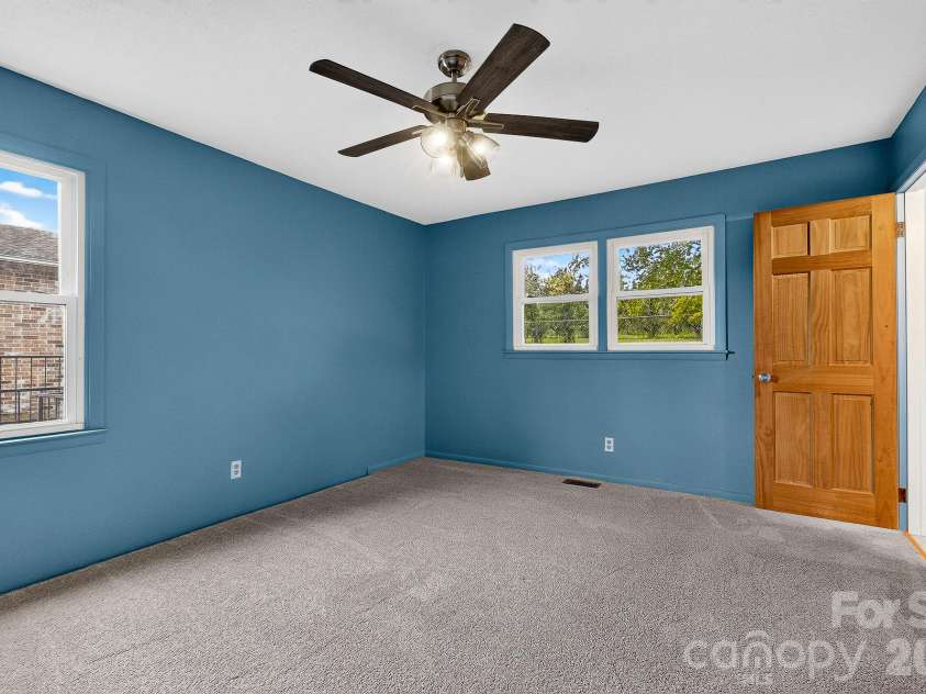 1371 Jackson Loop Road, Flat Rock, NC 28731.  MLS# CAR4420119, YatesRealty ID 48956. 