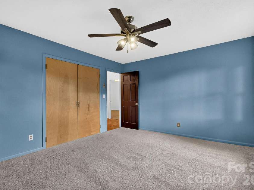 1371 Jackson Loop Road, Flat Rock, NC 28731.  MLS# CAR4420119, YatesRealty ID 48956. 